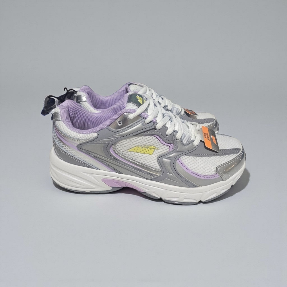 NIB Avia 5000 Women's Size 7 Wide Silver Purple Leather And Mesh Sneaker - Picture 2 of 3